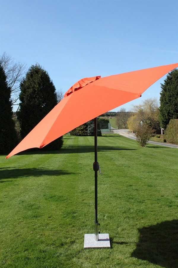 2.7M Wide Garden Parasol Tilt and Crank-Terracotta