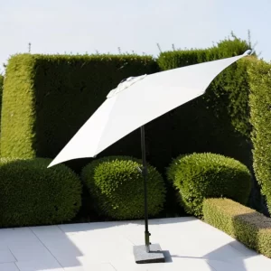 2.7m Wide Cream Garden Parasol Umbrella with Tilt and Crank, 180g Fade Resistant Polyester Canopy with Wind Vent, 38mm Aluminium Pole, 8 Ribs, 2.5m High