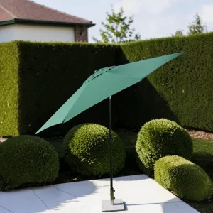 2.7m Wide Green Garden Parasol Umbrella with Tilt and Crank, 180g Fade Resistant Polyester Canopy with Wind Vent, 38mm Aluminium Pole, 8 Ribs, 2.5m High