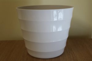 Quality White Rigid Plastic Plant Pot Cover - Diameter 18.5cms