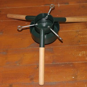 Large Modern Spruce Christmas Tree Stand, Green Metal Base with Wooden Legs, Water Reservoir, Adjustable Clamps for Trees up to 2.6m gallery 1